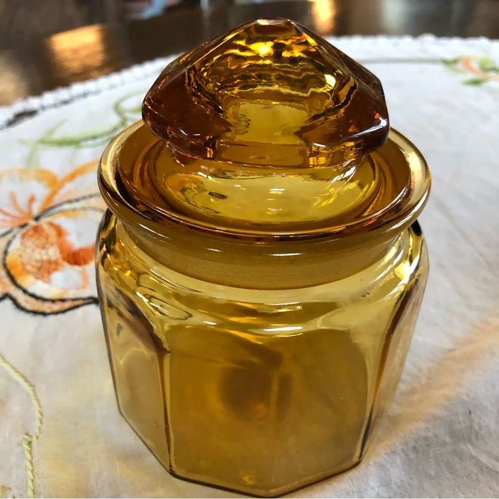 Vintage LE Smith Dakota Amber Paneled Apothecary Canister. 5.5 x4.5
